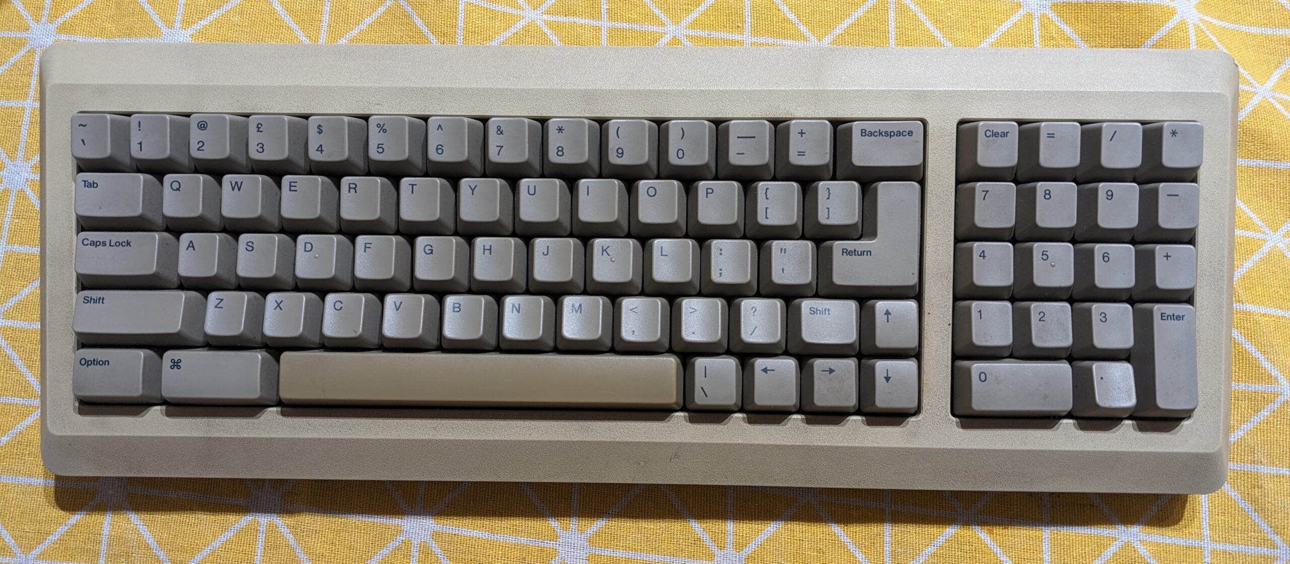 This Apple M0110A has seen better days… – paulbramhall.uk